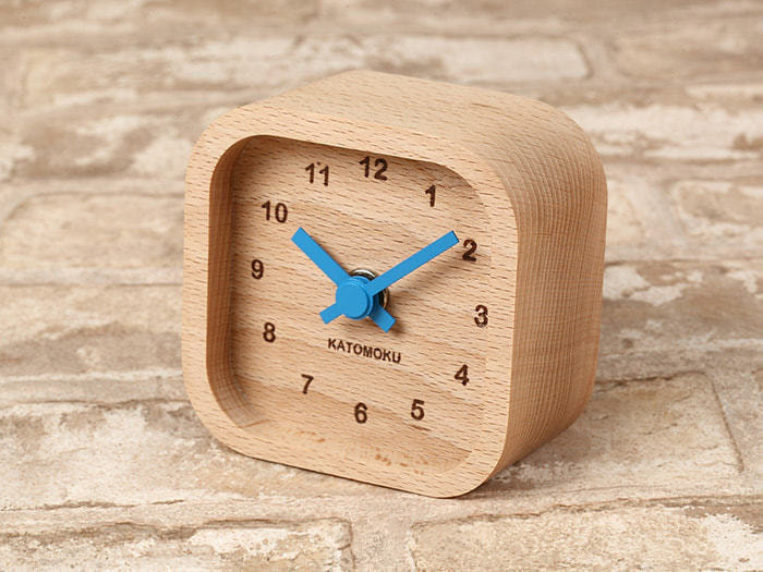 郡上踊りで有名な郡上八幡で観光体験のカトモクのお店を運営する加藤木工が作る日本製セイコー電波壁掛け時計