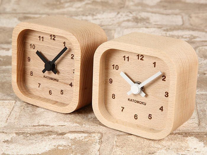 郡上踊りで有名な郡上八幡で観光体験のカトモクのお店を運営する加藤木工が作る日本製セイコー電波壁掛け時計