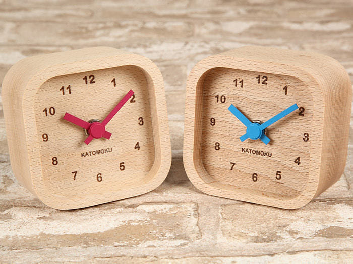 郡上踊りで有名な郡上八幡で観光体験のカトモクのお店を運営する加藤木工が作る日本製セイコー電波壁掛け時計