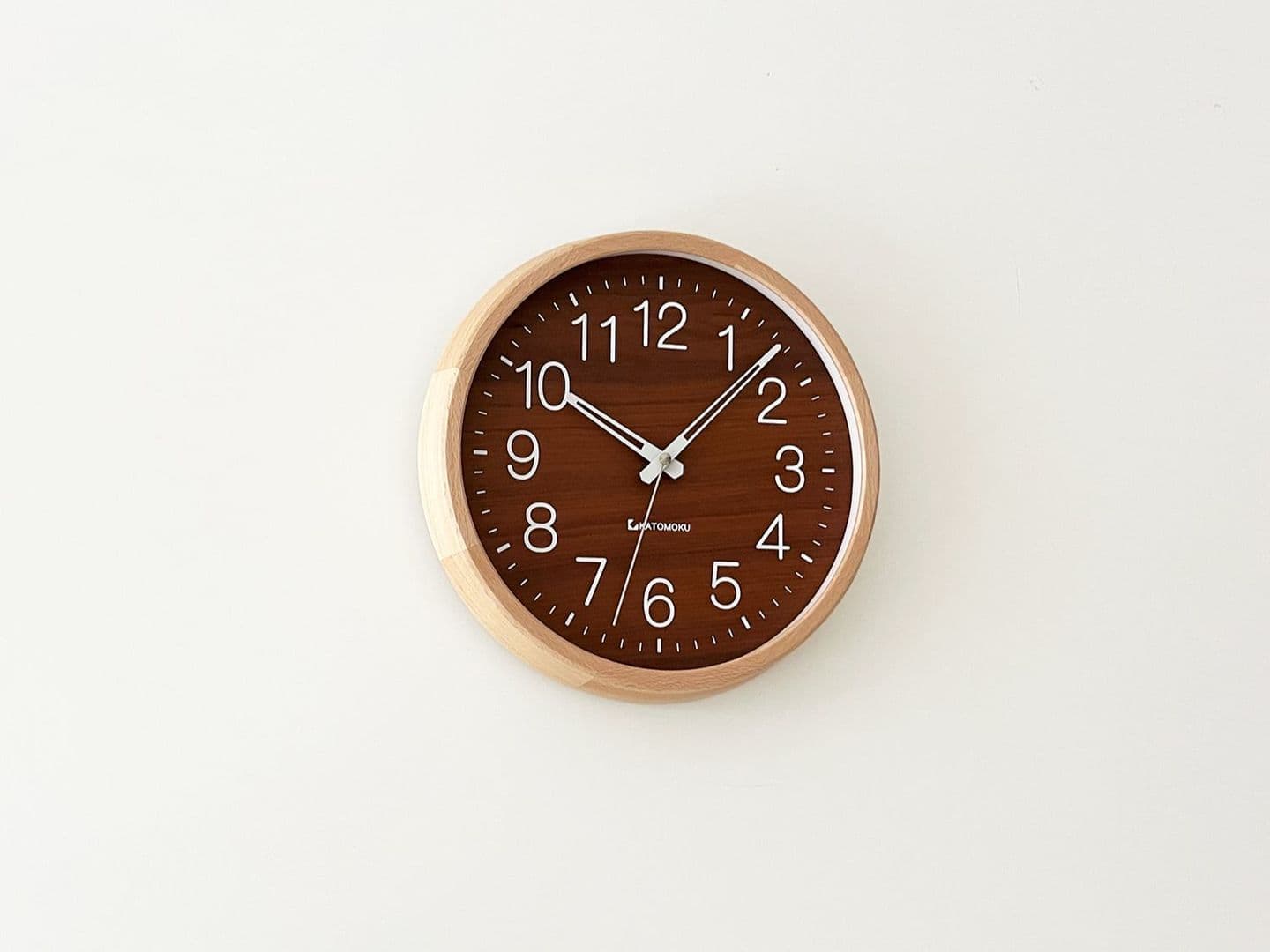 時計 掛け時計 壁掛け時計 電波時計 木の時計 国産 日本 岐阜県 郡上八幡 インテリア 雑貨 丁寧な暮らし 北欧 シンプル オシャレ 静音 静か 自動受信 時刻修正 木工屋 無垢 ビーチ ウォールナット