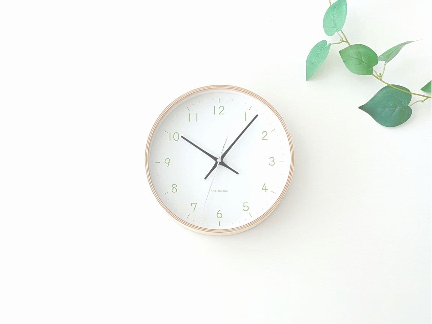 時計 掛け時計 壁掛け時計 電波時計 木の時計 国産 日本 岐阜県 郡上八幡 インテリア 雑貨 丁寧な暮らし 北欧 シンプル オシャレ 静音 静か 自動受信 時刻修正 木工屋  曲げわっぱ ブルー グリーン ピンク オレンジ 推し活