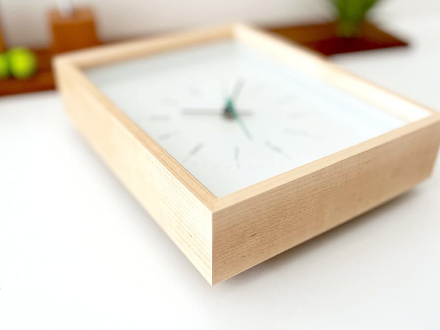 加藤木工が作る日本製おしゃれインテリア電波置き時計