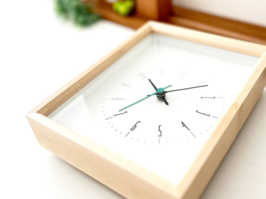 加藤木工が作る日本製おしゃれインテリア電波置き時計