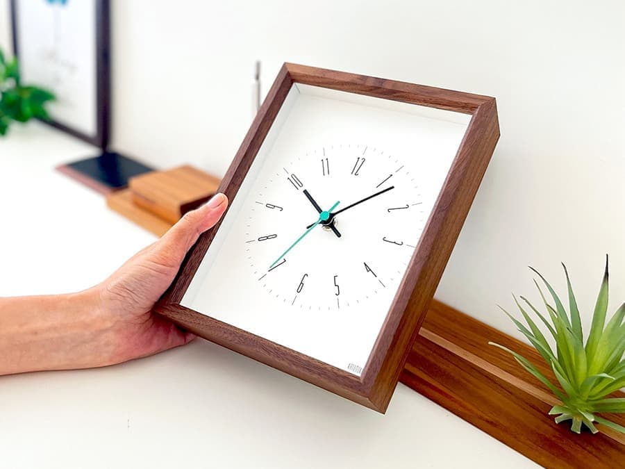 加藤木工が作る日本製おしゃれインテリア電波置き時計
