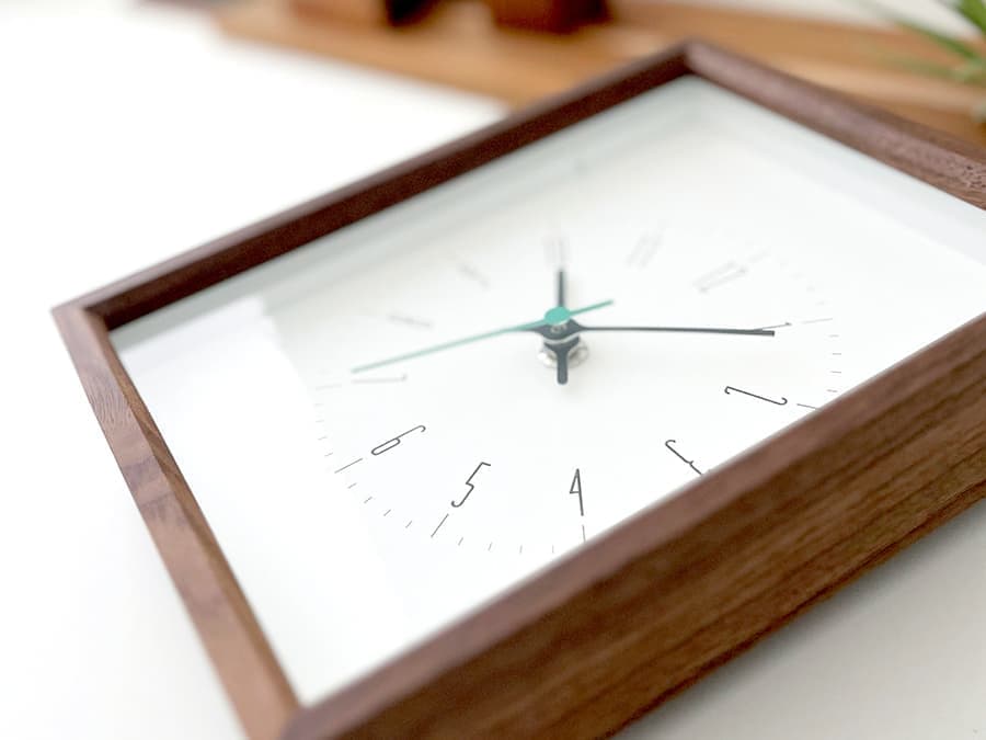加藤木工が作る日本製おしゃれインテリア電波置き時計