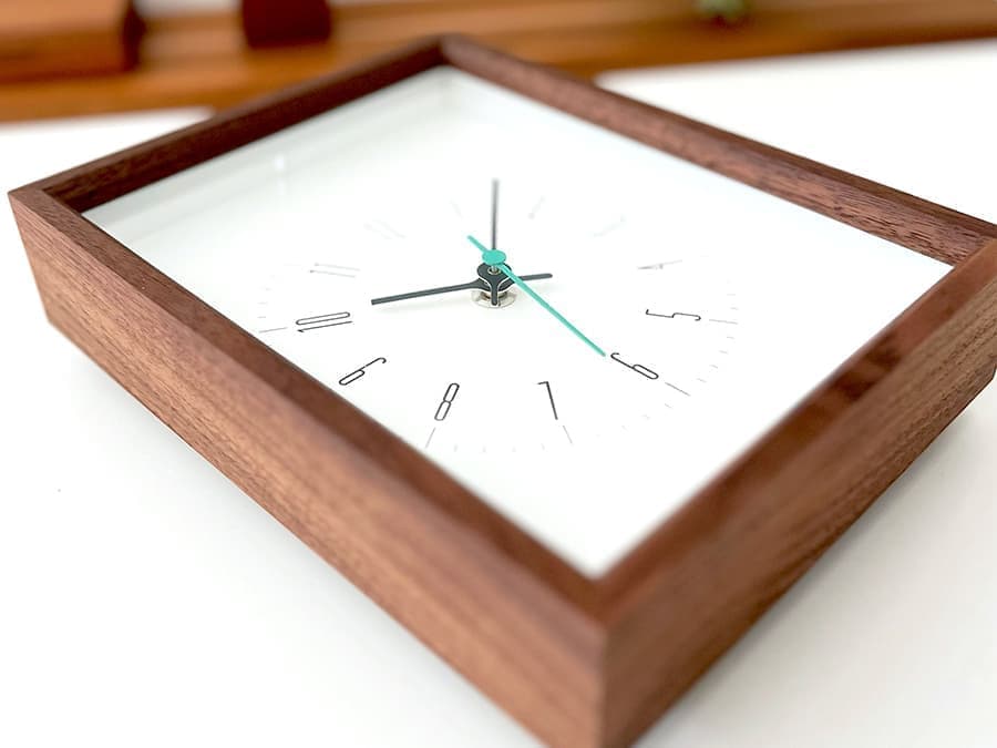 加藤木工が作る日本製おしゃれインテリア電波置き時計