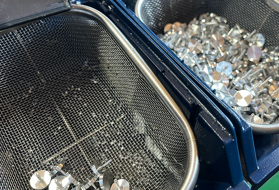 郡上八幡で観光体験のカトモクのお店を運営する加藤木工が作る日本製セイコー電波壁掛け時計