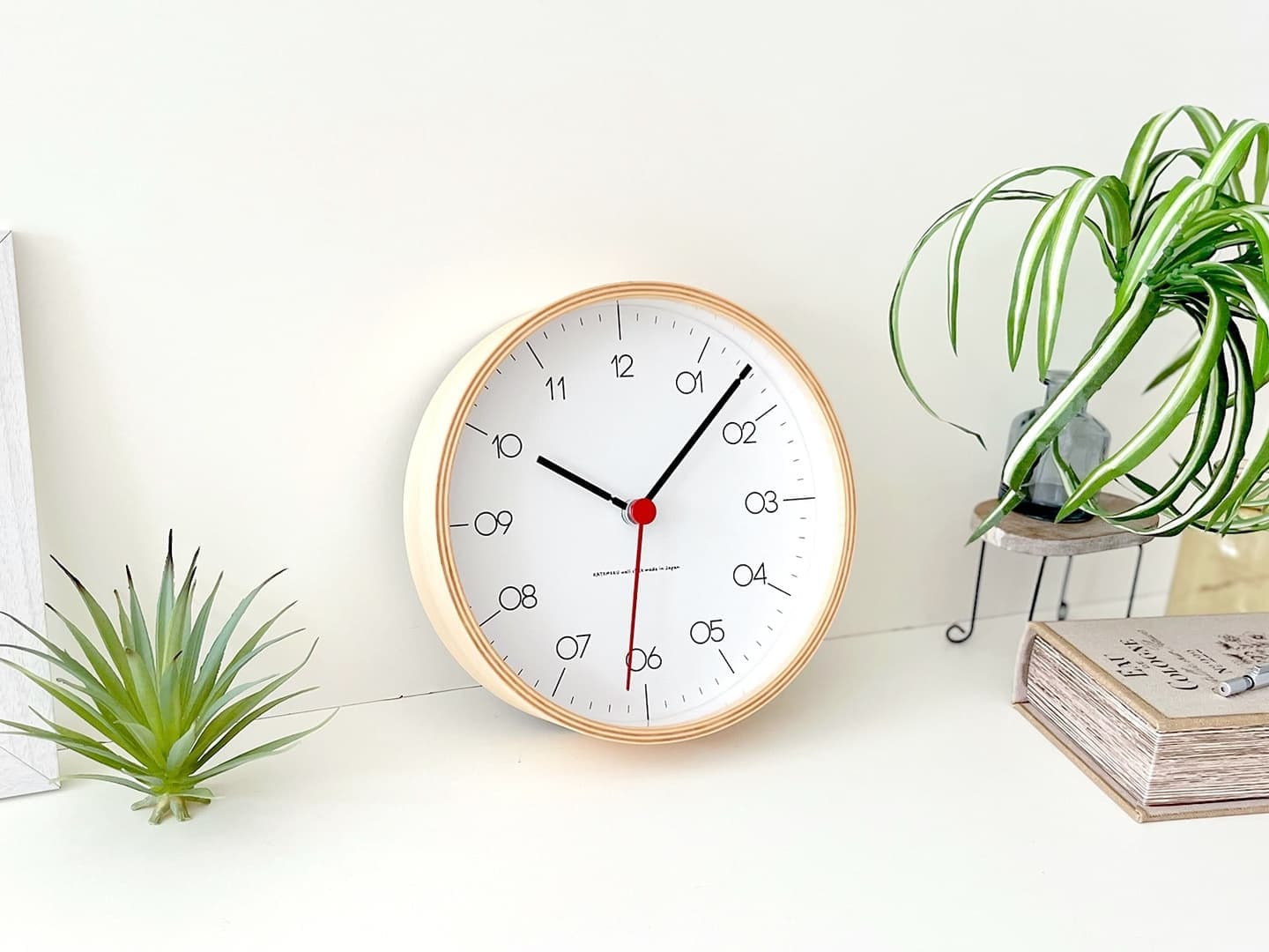 郡上踊りで有名な郡上八幡で観光体験のカトモクのお店を運営する加藤木工が作る日本製セイコー電波壁掛け時計