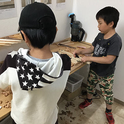 郡上八幡で観光体験のカトモクのお店を運営する加藤木工が作る日本製セイコー電波壁掛け時計