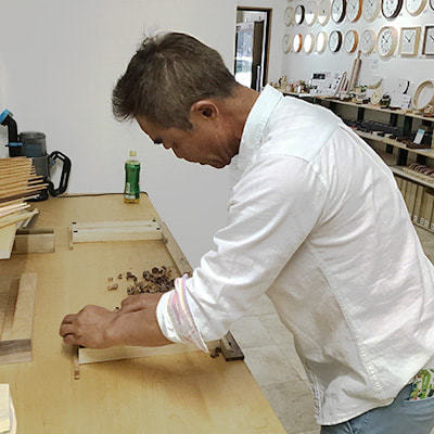 郡上八幡で観光体験のカトモクのお店を運営する加藤木工が作る日本製セイコー電波壁掛け時計
