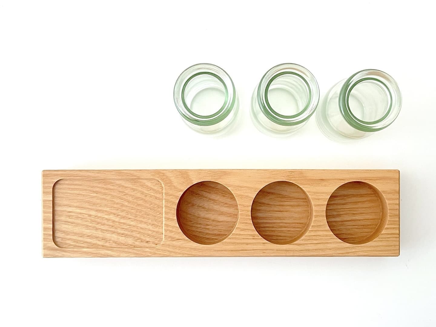 花瓶 かびん 花器 華瓶 フラワーベース 一輪挿し フラワーボトル ガラス製品 木製品 装飾品 フラワーアレンジメント 小物入れ 小物置き 鍵置き お花 牛乳瓶 牛乳ボトル レトロ 木製 木目 ホワイトアッシュ 無垢材 天然素材 模様替え 心機一転 室内装飾 引っ越し 新生活 リビング 丁寧な暮らし 木のある暮らし 花束 お店 玄関 ホテル 旅館 カフェ 装飾 インテリア アンティーク 北欧 家具 ワンポイント コンパクト 飾りやすい 初心者 簡単 お手入れ簡単 垢ぬけ オシャレ かわいい お手軽 母の日 記念日 誕生日 クリスマス 花を送る日 新築 お祝い 記念品 贈答品 プレゼント 贈り物 ギフト 日本産 日本製 国産 国内メーカー 国内製造 日本 岐阜県 岐阜 郡上市 郡上 八幡町 八幡 郡上八幡 郡上おどり 郡上踊り