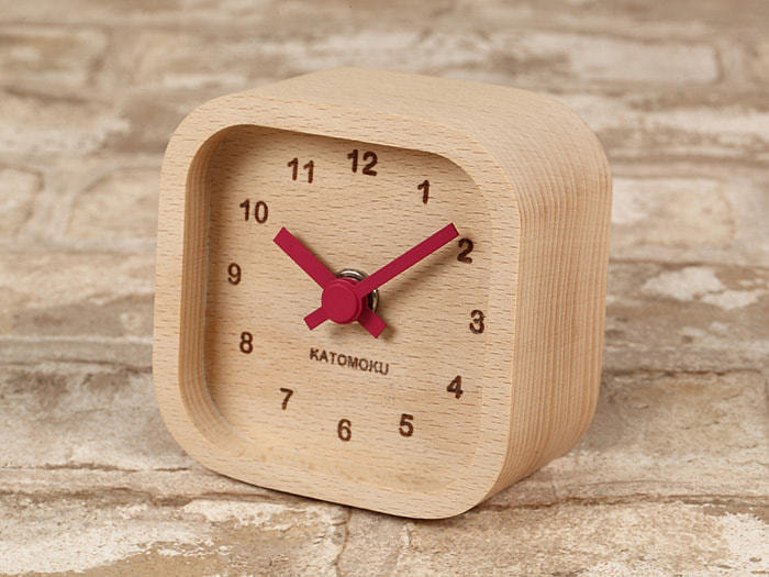 郡上踊りで有名な郡上八幡で観光体験のカトモクのお店を運営する加藤木工が作る日本製セイコー電波壁掛け時計