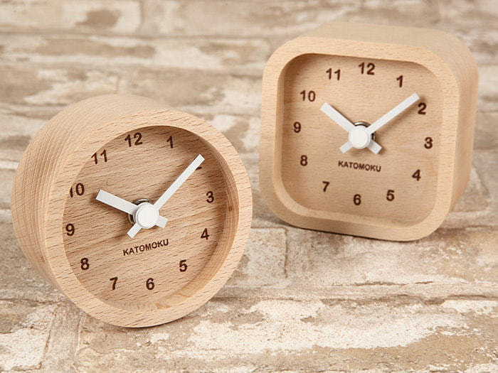 郡上踊りで有名な郡上八幡で観光体験のカトモクのお店を運営する加藤木工が作る日本製セイコー電波壁掛け時計