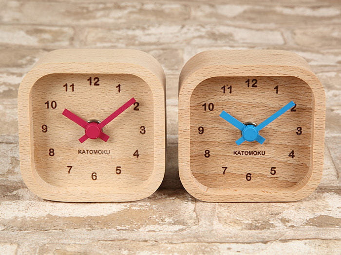 郡上踊りで有名な郡上八幡で観光体験のカトモクのお店を運営する加藤木工が作る日本製セイコー電波壁掛け時計