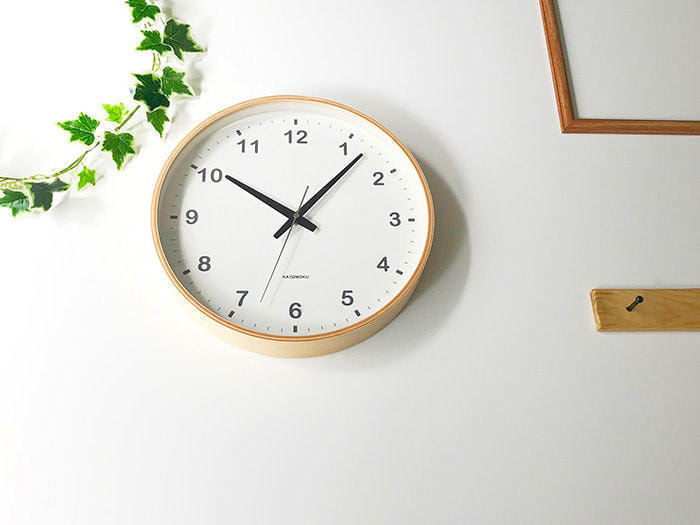 郡上踊りで有名な郡上八幡で観光体験のカトモクのお店を運営する加藤木工が作る日本製セイコー電波壁掛け時計