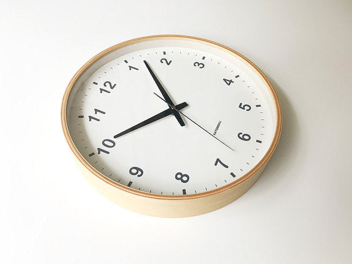 郡上踊りで有名な郡上八幡で観光体験のカトモクのお店を運営する加藤木工が作る日本製セイコー電波壁掛け時計