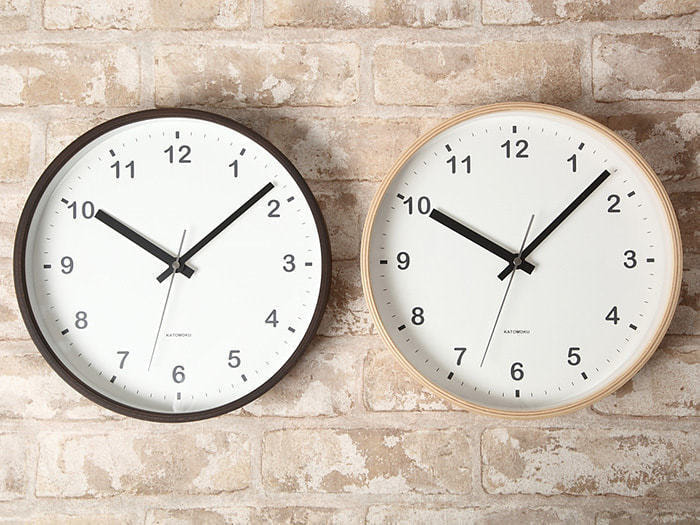 郡上踊りで有名な郡上八幡で観光体験のカトモクのお店を運営する加藤木工が作る日本製セイコー電波壁掛け時計