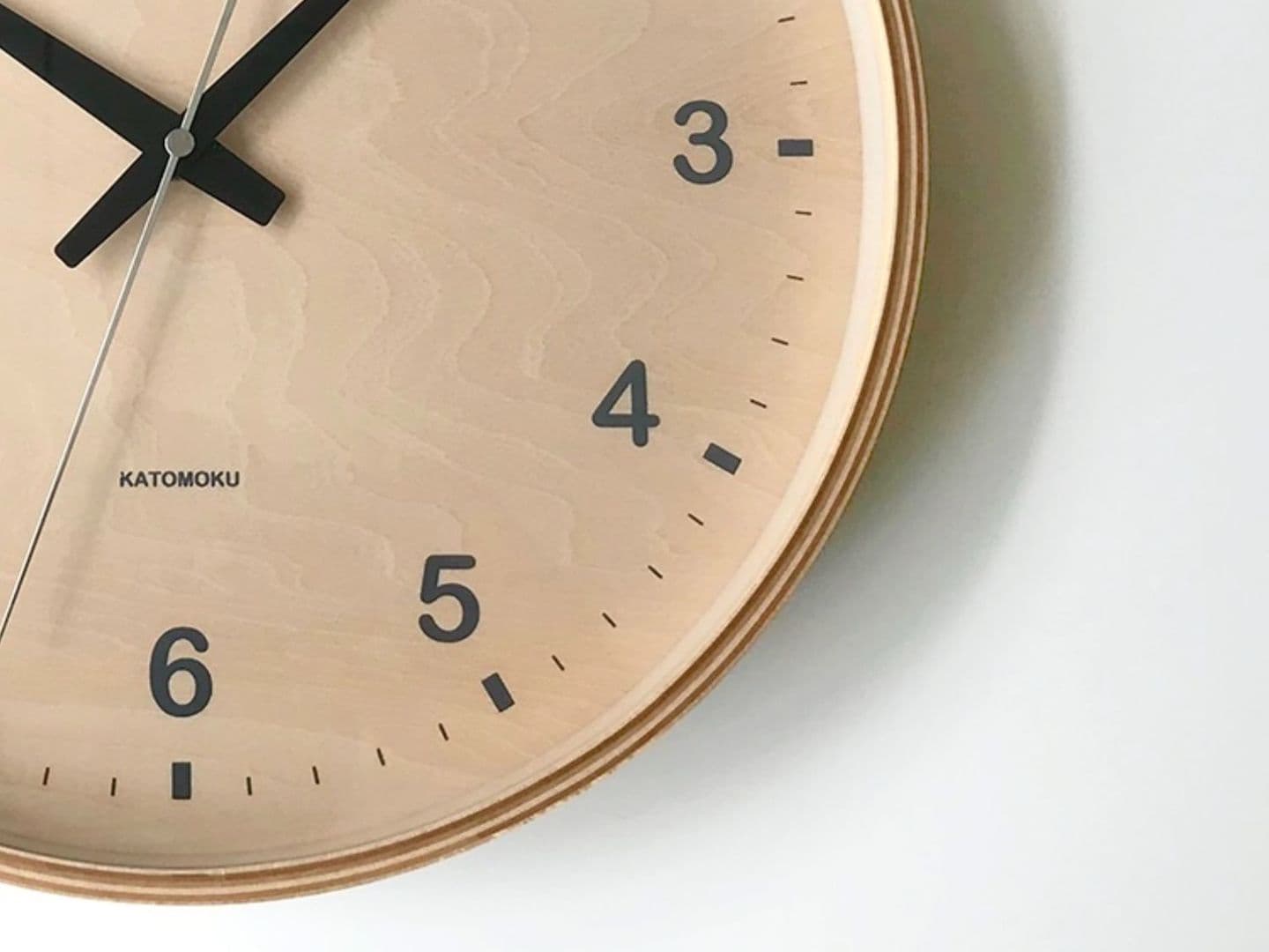 郡上踊りで有名な郡上八幡で観光体験のカトモクのお店を運営する加藤木工が作る日本製セイコー電波壁掛け時計