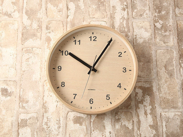 郡上踊りで有名な郡上八幡で観光体験のカトモクのお店を運営する加藤木工が作る日本製セイコー電波壁掛け時計