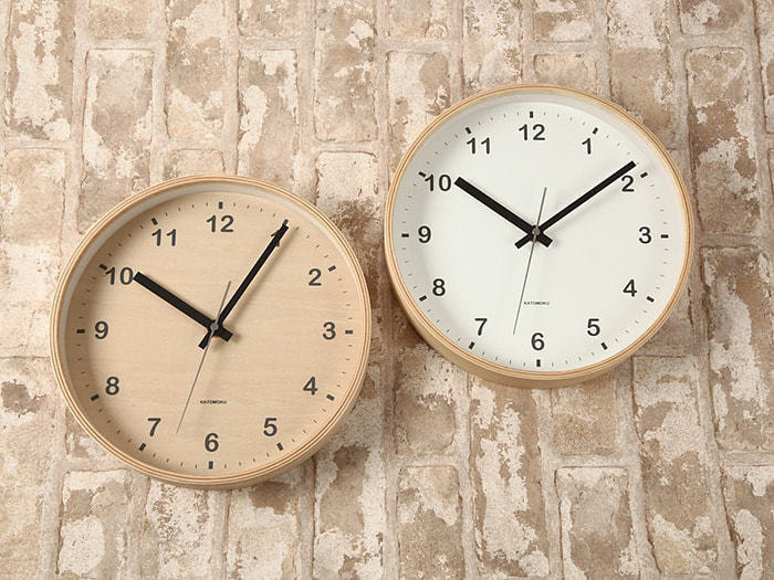 郡上踊りで有名な郡上八幡で観光体験のカトモクのお店を運営する加藤木工が作る日本製セイコー電波壁掛け時計