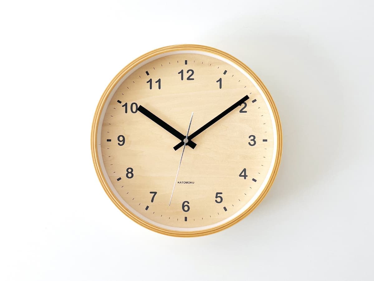郡上踊りで有名な郡上八幡で観光体験のカトモクのお店を運営する加藤木工が作る日本製セイコー電波壁掛け時計