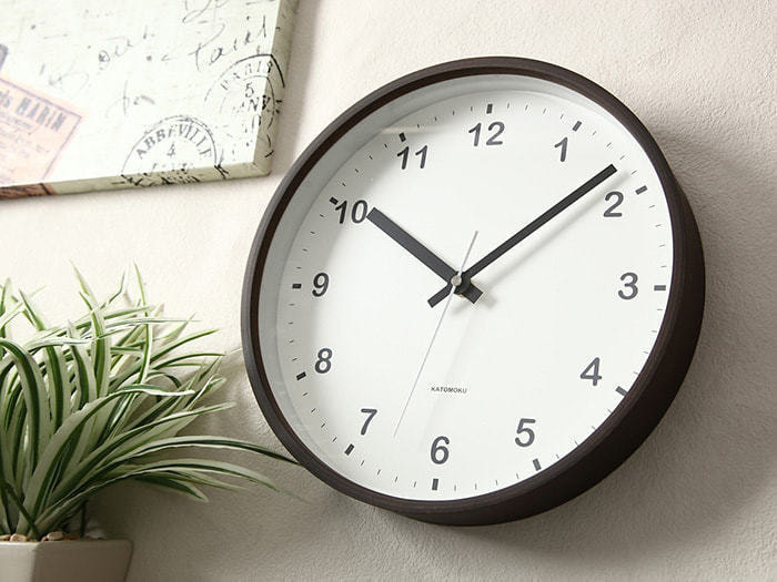 郡上踊りで有名な郡上八幡で観光体験のカトモクのお店を運営する加藤木工が作る日本製セイコー電波壁掛け時計