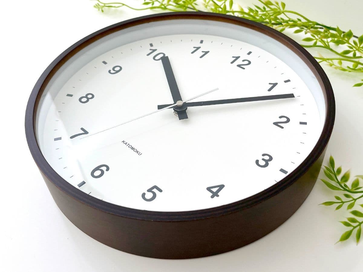 郡上踊りで有名な郡上八幡で観光体験のカトモクのお店を運営する加藤木工が作る日本製セイコー電波壁掛け時計