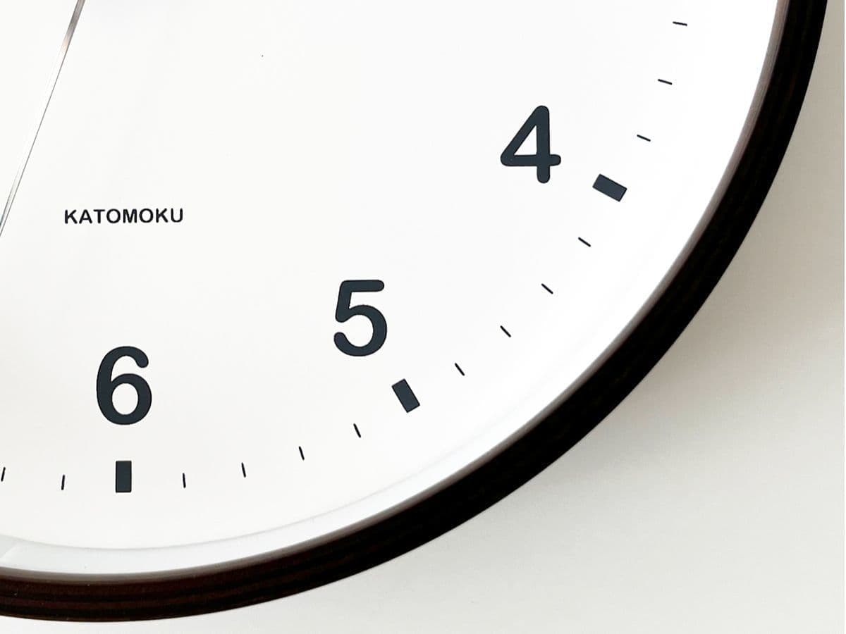 郡上踊りで有名な郡上八幡で観光体験のカトモクのお店を運営する加藤木工が作る日本製セイコー電波壁掛け時計