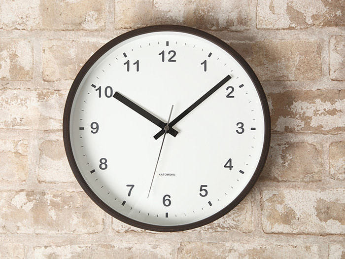 郡上踊りで有名な郡上八幡で観光体験のカトモクのお店を運営する加藤木工が作る日本製セイコー電波壁掛け時計