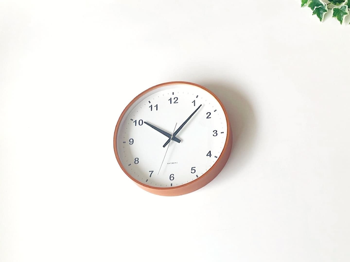 郡上踊りで有名な郡上八幡で観光体験のカトモクのお店を運営する加藤木工が作る日本製セイコー電波壁掛け時計