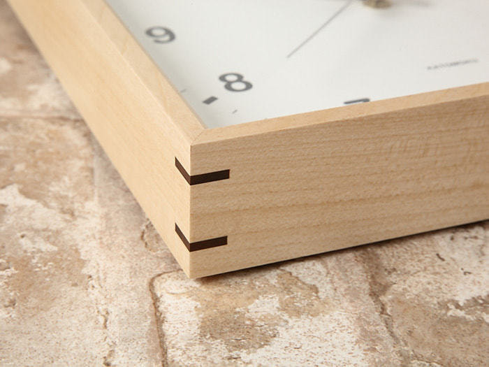 郡上踊りで有名な郡上八幡で観光体験のカトモクのお店を運営する加藤木工が作る日本製セイコー電波壁掛け時計