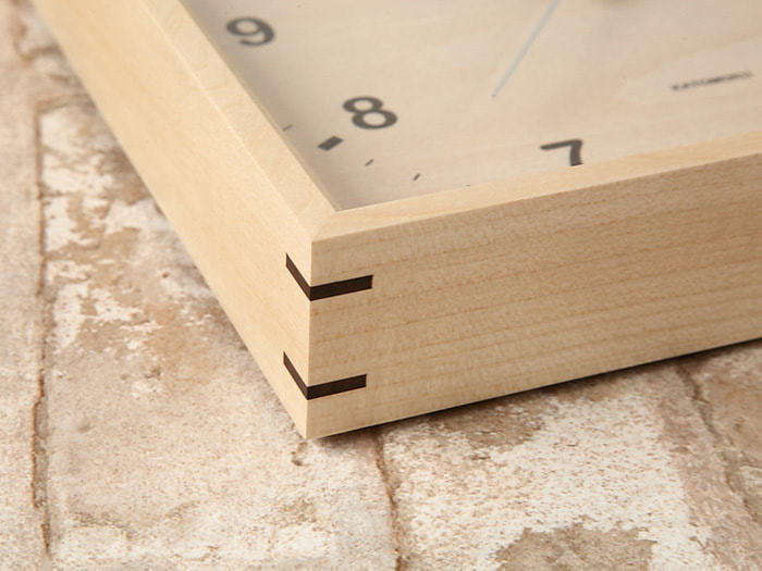 郡上踊りで有名な郡上八幡で観光体験のカトモクのお店を運営する加藤木工が作る日本製セイコー電波壁掛け時計