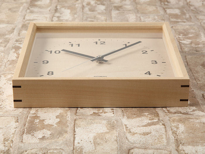 郡上踊りで有名な郡上八幡で観光体験のカトモクのお店を運営する加藤木工が作る日本製セイコー電波壁掛け時計