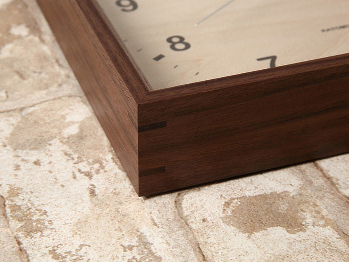 郡上踊りで有名な郡上八幡で観光体験のカトモクのお店を運営する加藤木工が作る日本製セイコー電波壁掛け時計