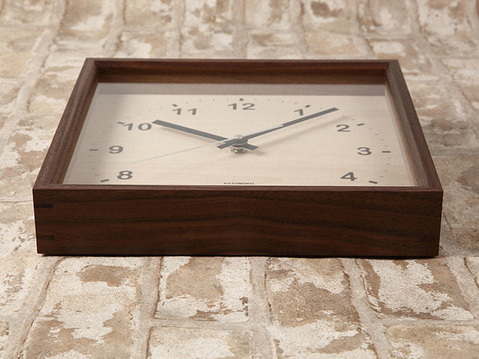 郡上踊りで有名な郡上八幡で観光体験のカトモクのお店を運営する加藤木工が作る日本製セイコー電波壁掛け時計