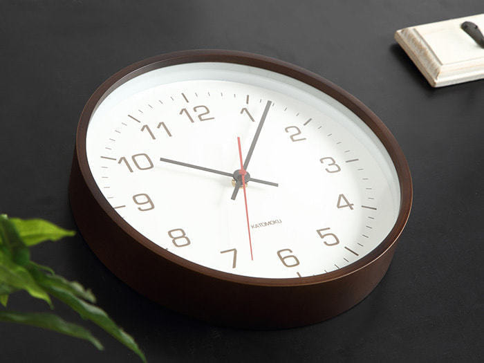 郡上踊りで有名な郡上八幡で観光体験のカトモクのお店を運営する加藤木工が作る日本製セイコー電波壁掛け時計