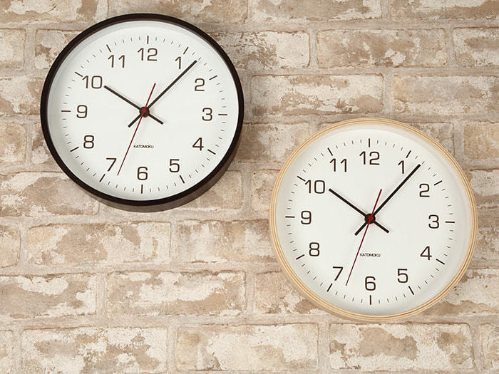 郡上踊りで有名な郡上八幡で観光体験のカトモクのお店を運営する加藤木工が作る日本製セイコー電波壁掛け時計