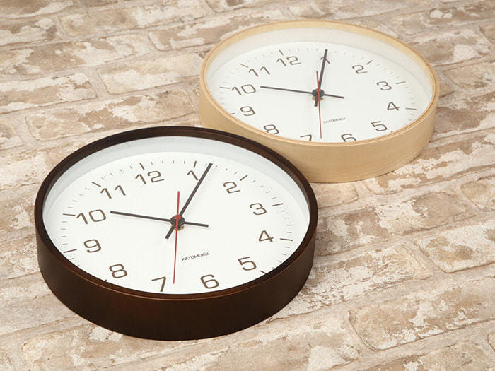 郡上踊りで有名な郡上八幡で観光体験のカトモクのお店を運営する加藤木工が作る日本製セイコー電波壁掛け時計