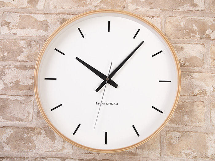郡上踊りで有名な郡上八幡で観光体験のカトモクのお店を運営する加藤木工が作る日本製セイコー電波壁掛け時計