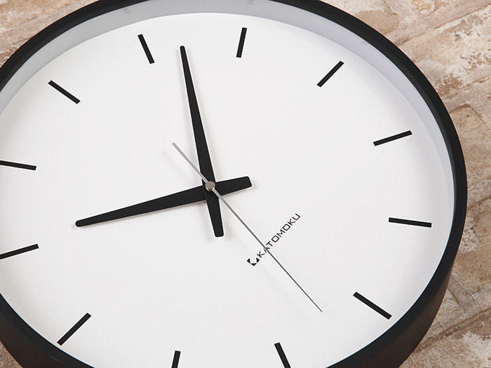 郡上踊りで有名な郡上八幡で観光体験のカトモクのお店を運営する加藤木工が作る日本製セイコー電波壁掛け時計