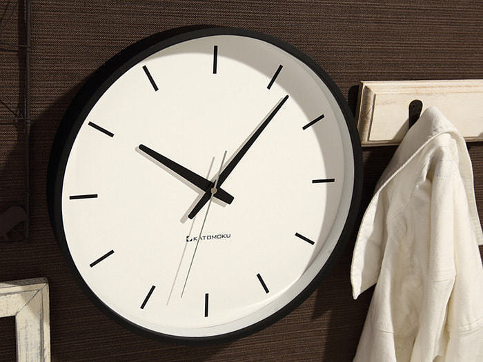 郡上踊りで有名な郡上八幡で観光体験のカトモクのお店を運営する加藤木工が作る日本製セイコー電波壁掛け時計