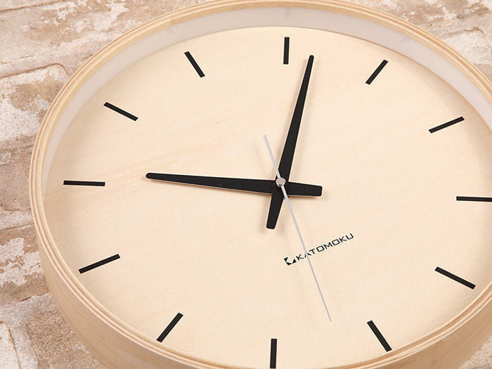 郡上踊りで有名な郡上八幡で観光体験のカトモクのお店を運営する加藤木工が作る日本製セイコー電波壁掛け時計