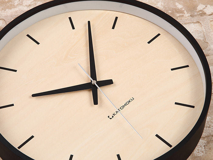 郡上踊りで有名な郡上八幡で観光体験のカトモクのお店を運営する加藤木工が作る日本製セイコー電波壁掛け時計