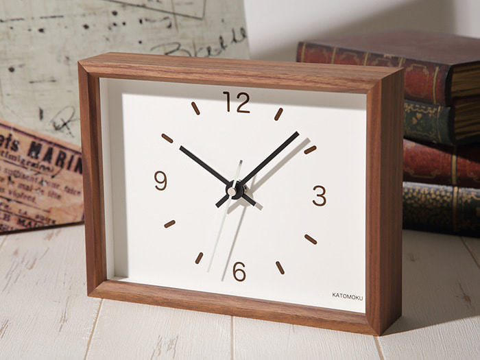 郡上踊りで有名な郡上八幡で観光体験のカトモクのお店を運営する加藤木工が作る日本製セイコー電波壁掛け時計