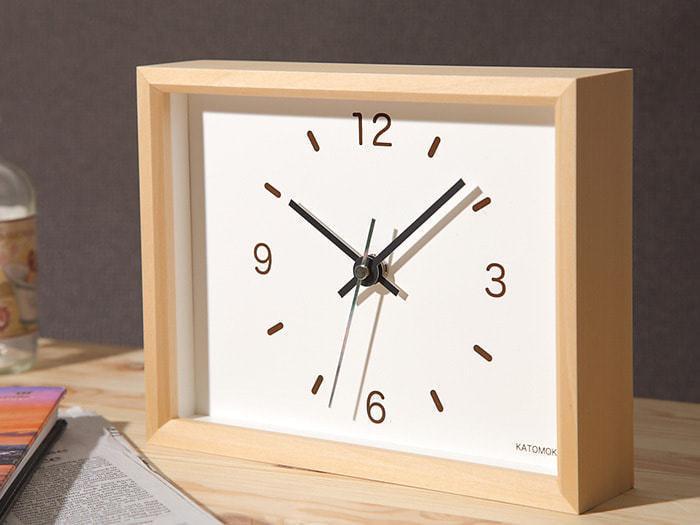 郡上踊りで有名な郡上八幡で観光体験のカトモクのお店を運営する加藤木工が作る日本製セイコー電波壁掛け時計
