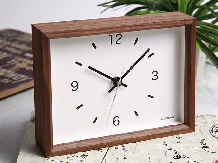 郡上踊りで有名な郡上八幡で観光体験のカトモクのお店を運営する加藤木工が作る日本製セイコー電波壁掛け時計