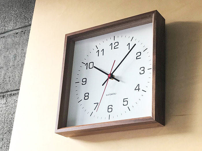 郡上踊りで有名な郡上八幡で観光体験のカトモクのお店を運営する加藤木工が作る日本製セイコー電波壁掛け時計