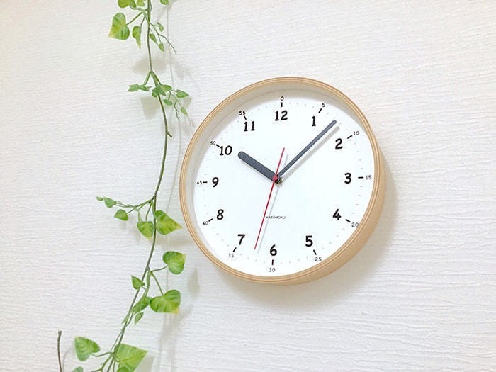 郡上踊りで有名な郡上八幡で観光体験のカトモクのお店を運営する加藤木工が作る日本製セイコー電波壁掛け時計
