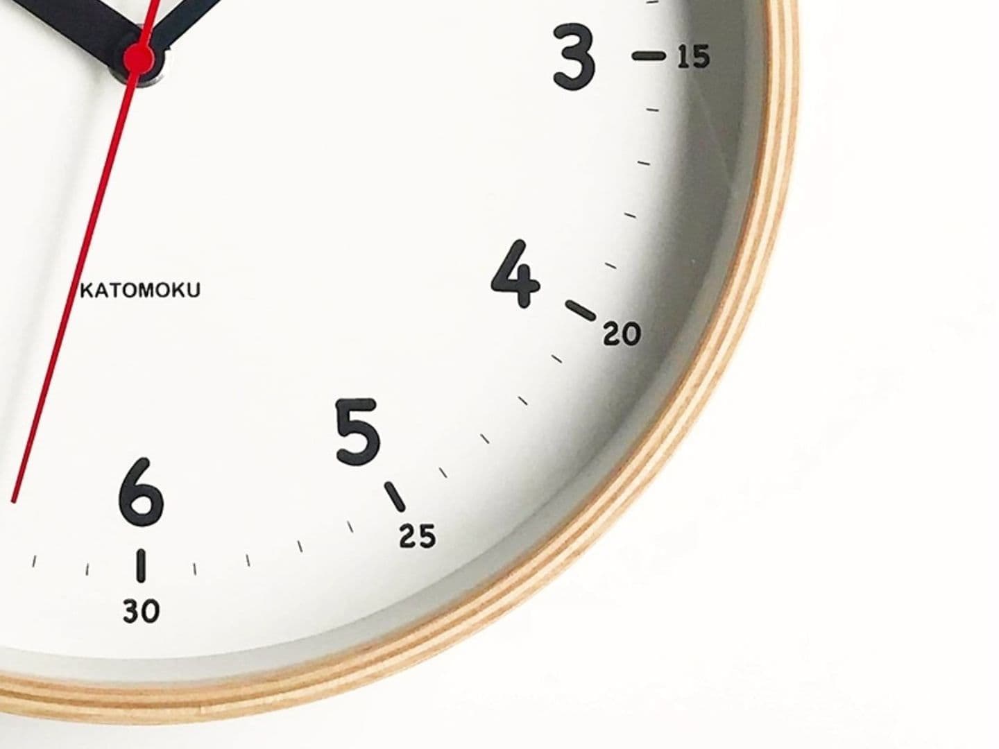 郡上踊りで有名な郡上八幡で観光体験のカトモクのお店を運営する加藤木工が作る日本製セイコー電波壁掛け時計