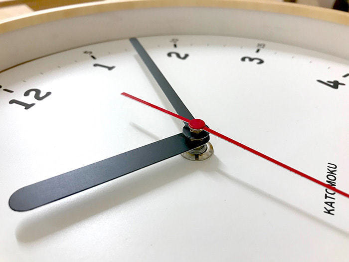 郡上踊りで有名な郡上八幡で観光体験のカトモクのお店を運営する加藤木工が作る日本製セイコー電波壁掛け時計